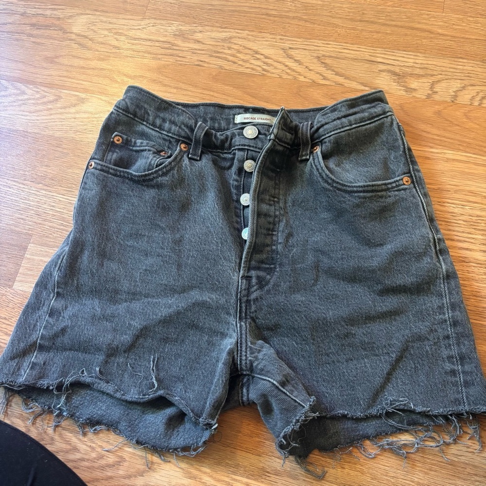 Levi’s Ribcage Straight Black Denim Shorts